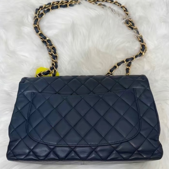 Jumbo flap quilted Chanel - Picture 5 of 5